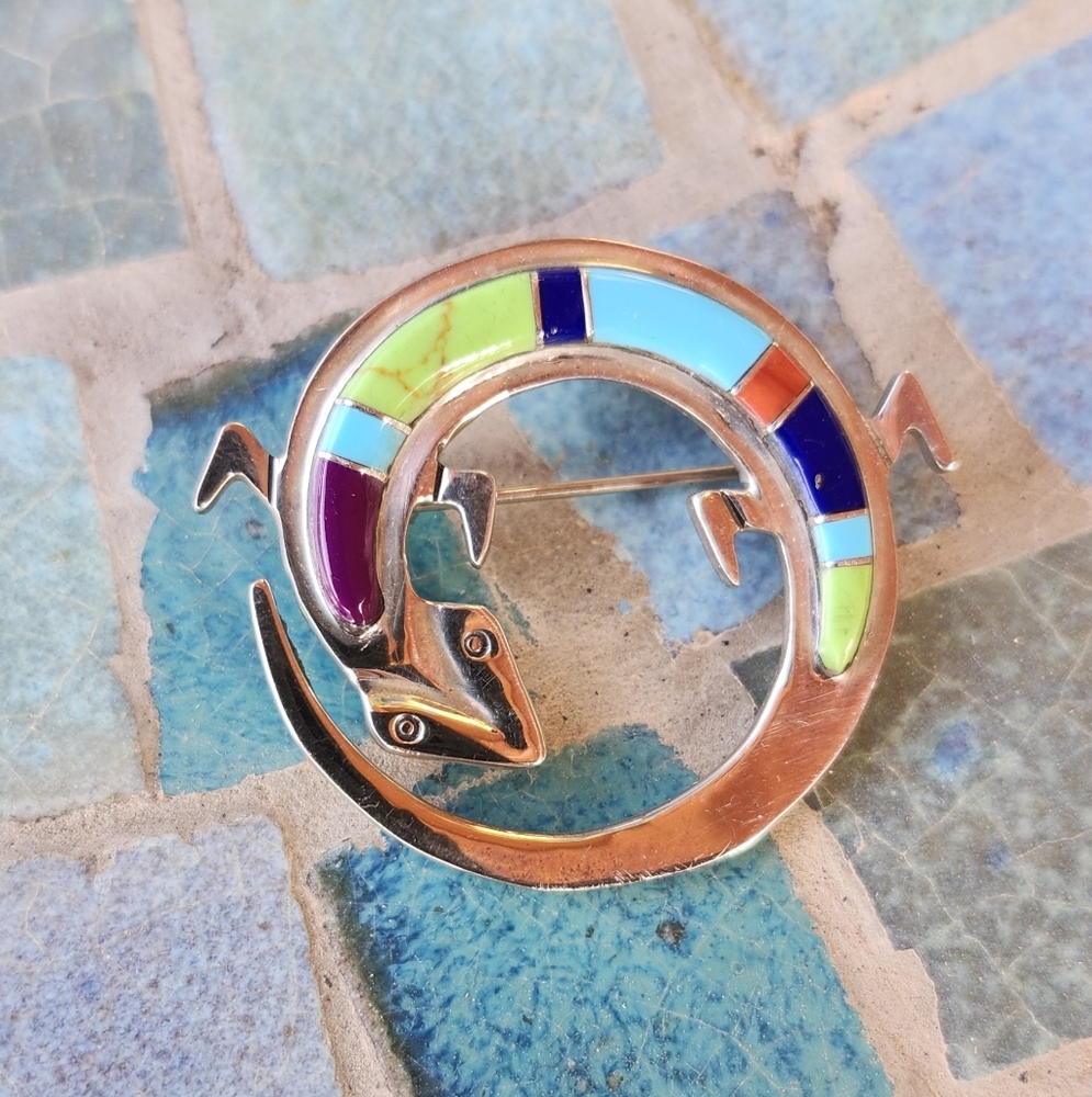 Sterling, inlaid Lizard SIGNED pin/pendant - Picture 9 of 16